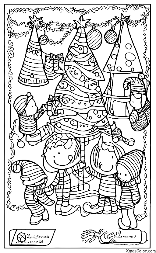 Navidad / Tradiciones de Navidad: Una familia decora su árbol de Navidad con adornos y luces